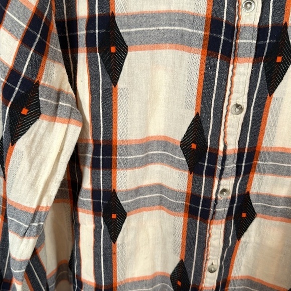Woolrich Plaid Diamond Embroidered Button Down Shirt Size Medium - Picture 2 of 7